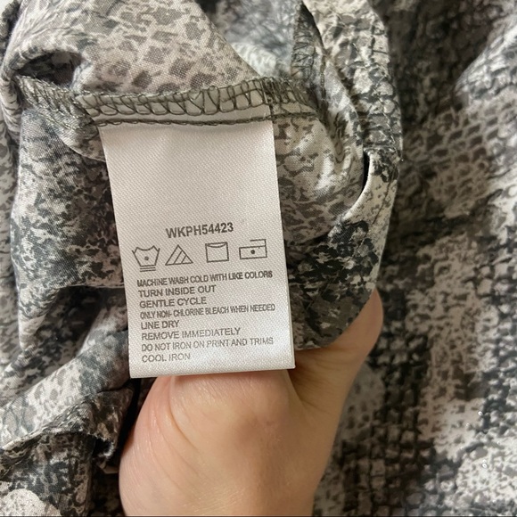 Wrangler Rock 47 Jewel Embossed Long Sleeve Snap Button Shirt Size Large - Picture 7 of 9